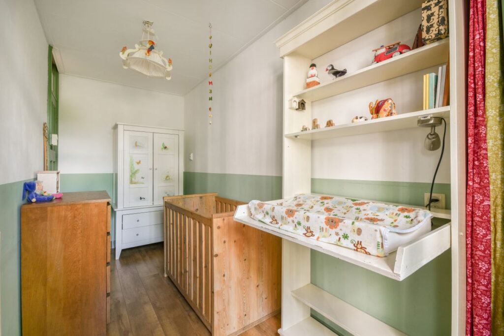 Wickelkommode im Babyzimmer 