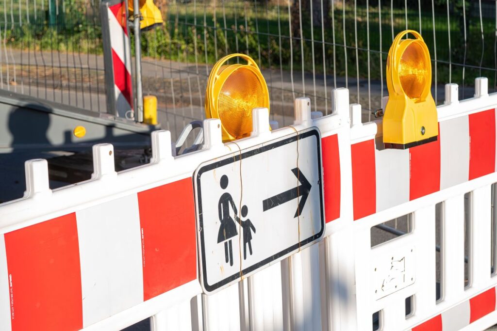 Baustelle Schilder Envato Elements wirestock