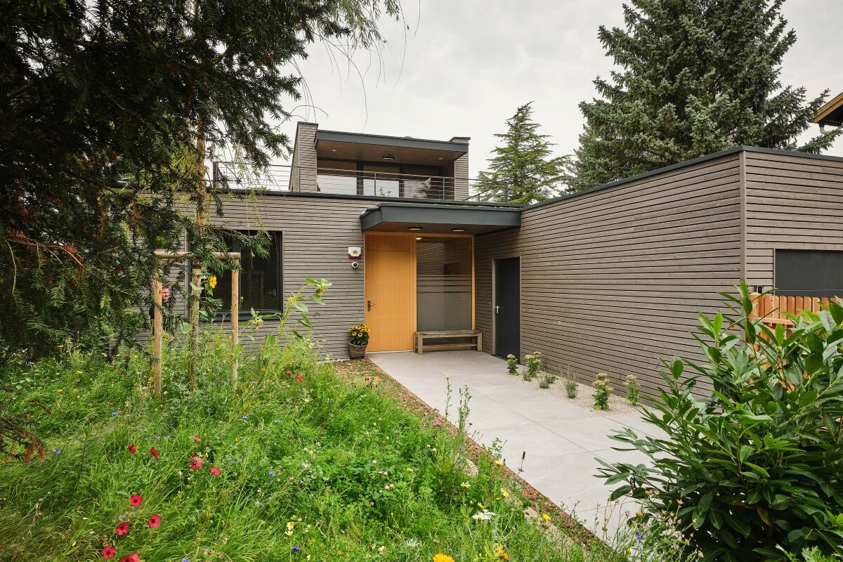 Holzius Haus Baden Eingang Außenansicht