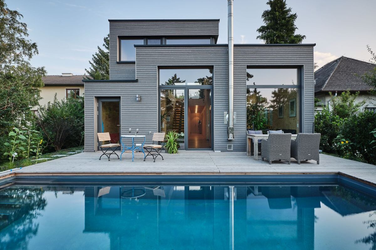 Holzius Haus Baden Pool außen