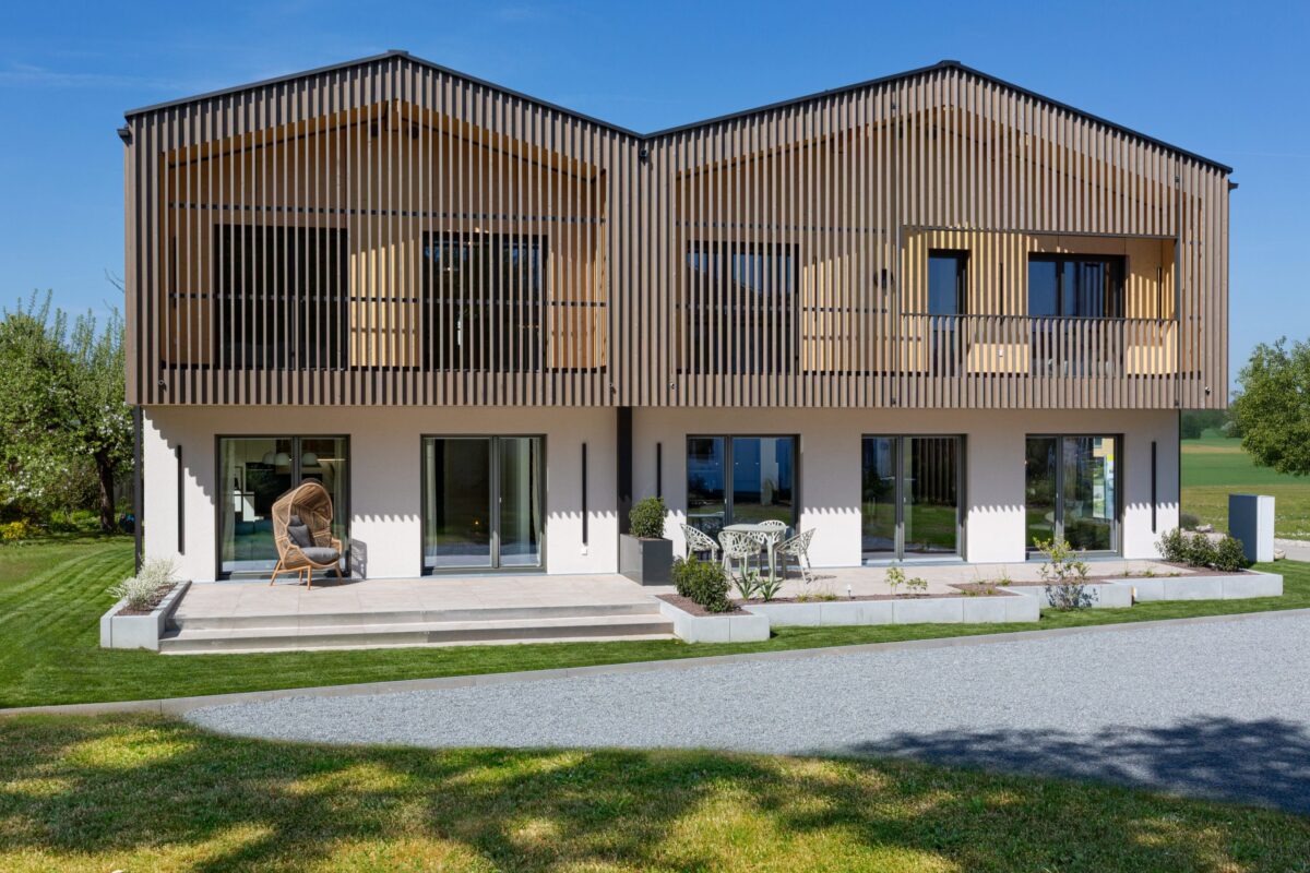 Außenansicht Doppelhaus mit Terrasse
